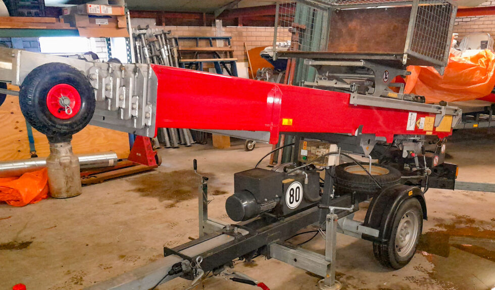 Reparatie en onderhoud aan de ladderlift ASB Techniek